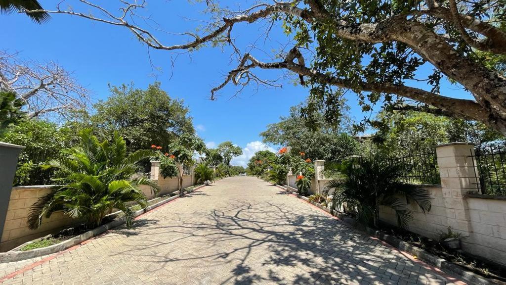 The Pool House & The Colobus House, Bella Seaview, Diani Beach, Kenya Extérieur photo